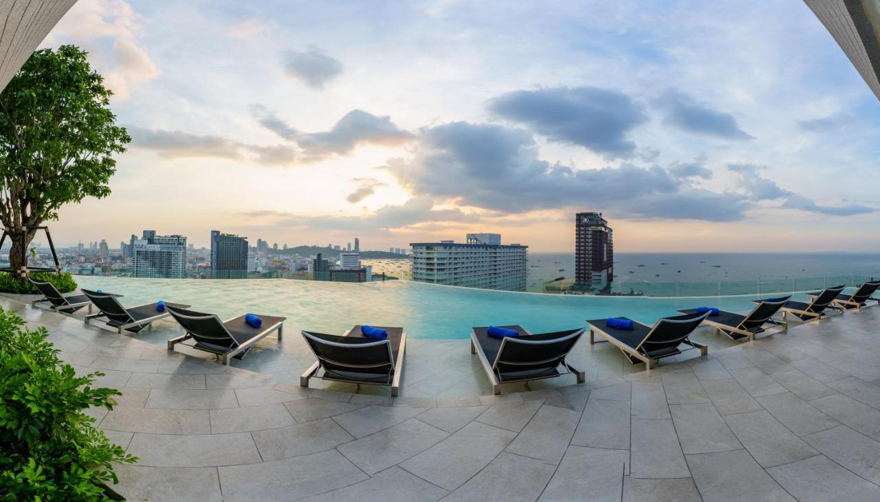 Somerset Pattaja Kültér fotó The rooftop pool at the U Sathorn