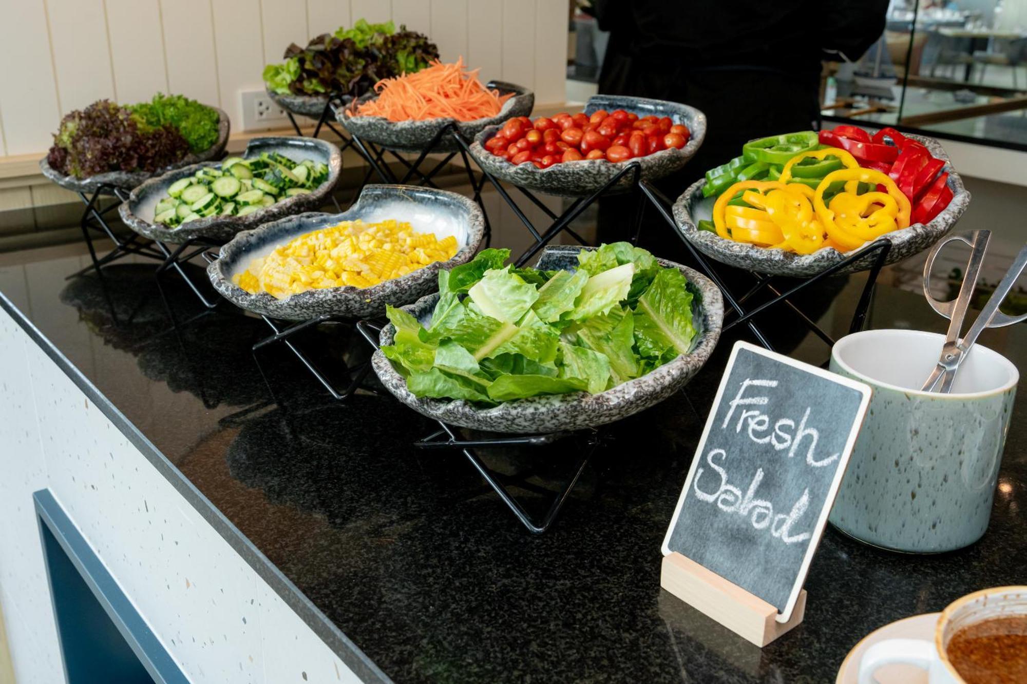 Somerset Pattaja Kültér fotó A salad bar